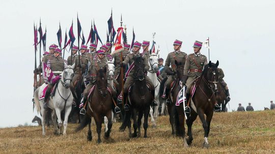 Defilada w 101. rocznicę bitwy pod Komarowem