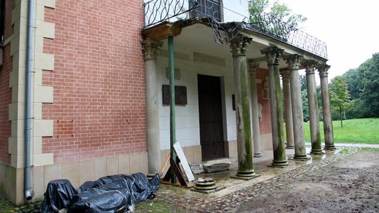 Dom Gotycki po wichurze