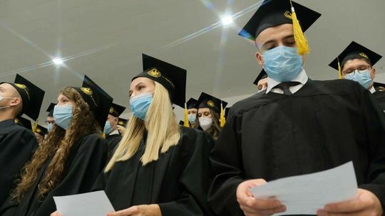 Dyplomy dla absolwentów wydziału lekarskiego Uniwersytetu Medycznego w Lublinie Dyplomy dla absolwentów wydziału lekarskiego Uniwersytetu Medycznego w Lublinie