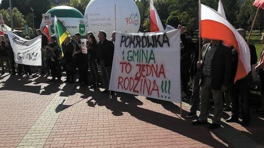 Protest pod biurem poselskim Beaty Mazurek 