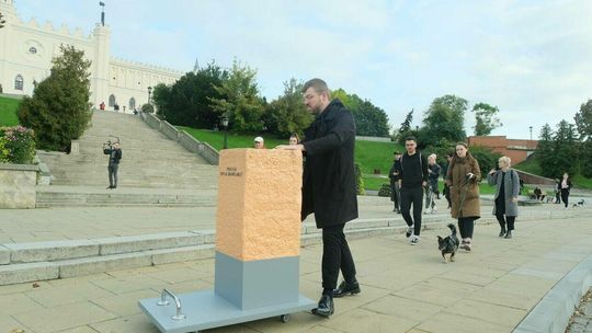 Wędrujący pomnik ofiar biowładzy: happening w Lublinie Wędrujący pomnik ofiar biowładzy: happening w Lublinie