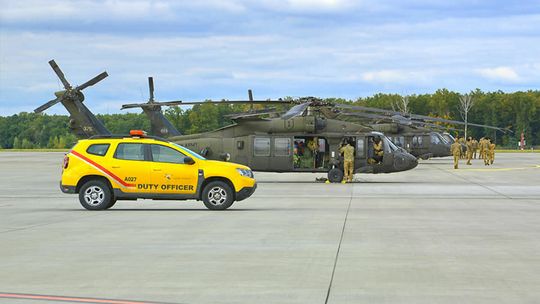 Śmigłowce Black Hawk na lotnisku w Lublinie