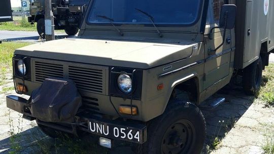 Pojazdy wojskowe wystawione na sprzedaż Pojazdy wojskowe wystawione na sprzedaż