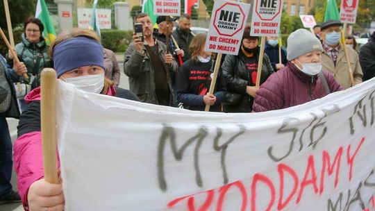 Protest mieszkańców gminy Chełm przed LUW Protest mieszkańców gminy Chełm przed LUW