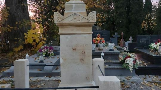 Nagrobki na cmentarzu w Zakrzówku odnowione w 2020 r.