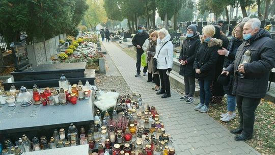 Lublinianie odwiedzają grób Romualda Lipki