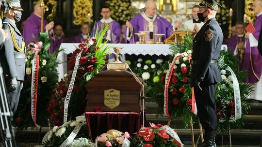 Pogrzeb ks. Grzegorza Pawłowskiego: msza w archikatedrze lubelskiej Pogrzeb ks. Grzegorza Pawłowskiego: msza w archikatedrze lubelskiej