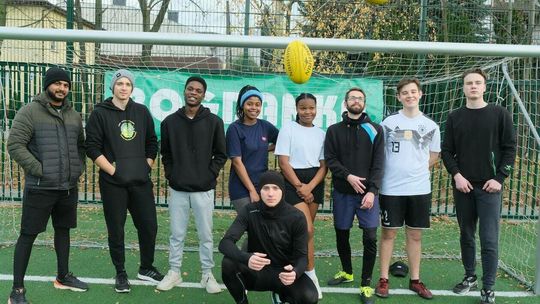 Trening zawodników drużyny futbolu australijskiego Hornets Lublin