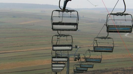 Ćwiczenia straży pożarnej na stoku narciarskim