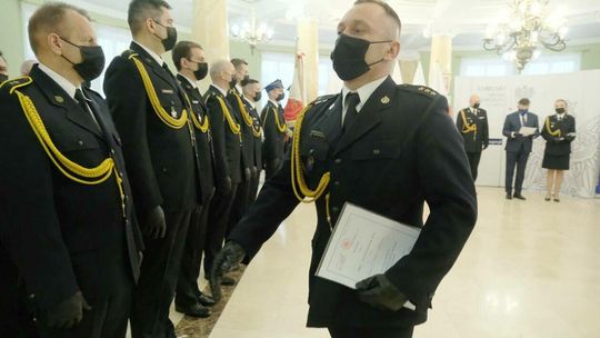 Wojewoda lubelski awanspował strazaków z PSP