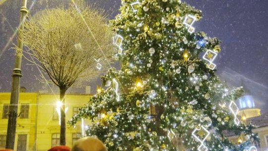 Świąteczna iluminacja Lublina już zdobi deptak i Stare Miasto Świąteczna iluminacja Lublina już zdobi deptak i Stare Miasto