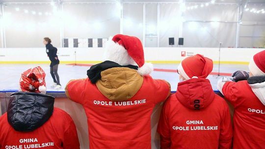 Otwarcie lodowiska w Opolu Lubelskim Otwarcie lodowiska w Opolu Lubelskim
