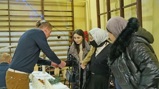 Wigilia dla osób bezdomnych, skrajnie ubogich, uchodźców i migrantów w Lublinie Wigilia dla osób bezdomnych, skrajnie ubogich, uchodźców i migrantów w Lublinie