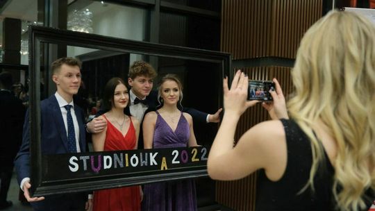 Studniówka maturzystów V LO dla 250 osób w sali Atelia hotelu Luxor