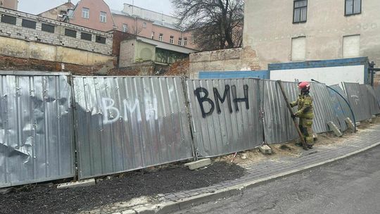 Żmigród 3: Miał być apartamentowiec, jest głęboki dół 