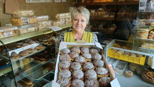 Przygotowania do tłustego czwartku w piekarni Tadeusza Pęzioła