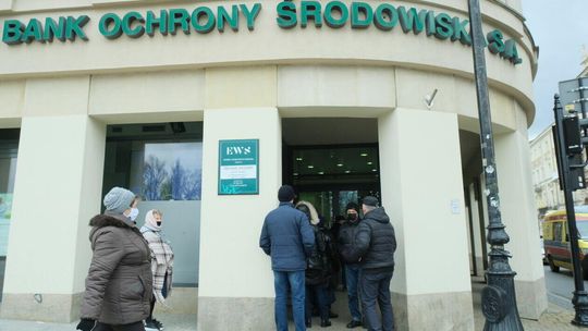 Kolejki przed bankomatami w Lublinie