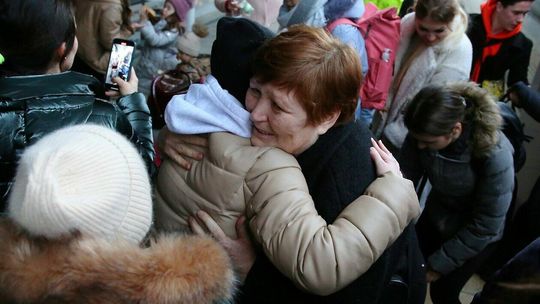 Pociąg z uchodźcami z Ukrainy na Dworcu Głównym w Lublinie