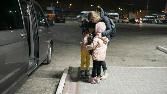 Przyjazd uchodźców na dworzec PKS w Lublinie