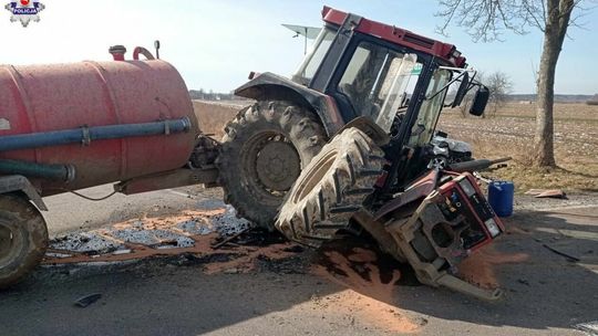 Kocudza. Wypadek samochodu i ciągnika