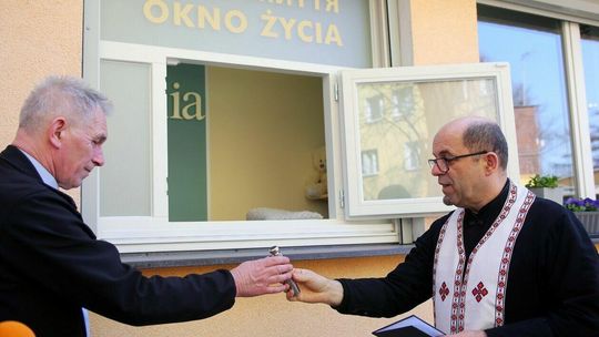 Otwarcie okna życia przy Centrum Wolontariatu Otwarcie okna życia przy Centrum Wolontariatu