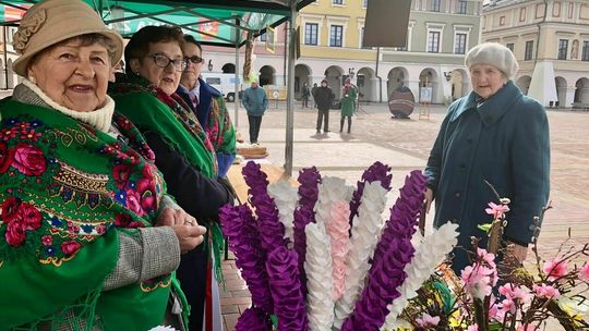 Niedziela Palmowa 2022 - Kiermasz Wielkanocny na Rynku Wielkim w Zamościu Niedziela Palmowa 2022 - Kiermasz Wielkanocny na Rynku Wielkim w Zamościu