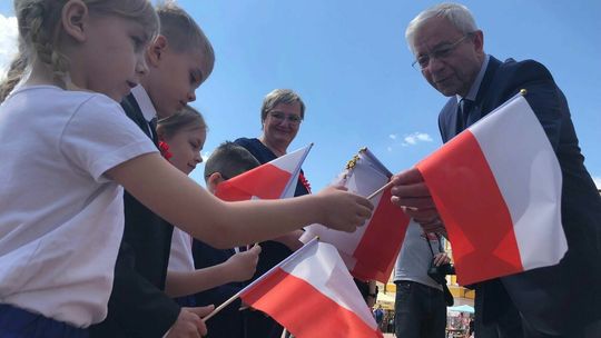 Święto biało-czerwonej. Dzień Flagi 2022 w Zamościu Święto biało-czerwonej. Dzień Flagi 2022 w Zamościu