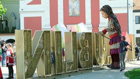 Po lubelskim deptaku spacerowała Mała Amal