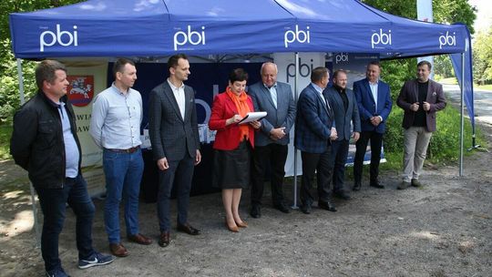 Przekazanie placu budowy drogi do Janowca