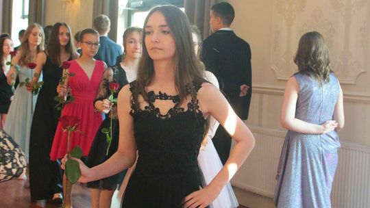 Bal ósmoklasistów z SP Nr 45 Bal ósmoklasistów z SP Nr 45