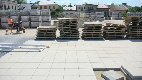 Postępująca betonoza na Rynku II w Łęcznej