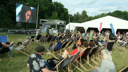 Inne Brzmienia: elektronicznie, na scenie pochodząca z Gruzji  Anushka Chkheidze