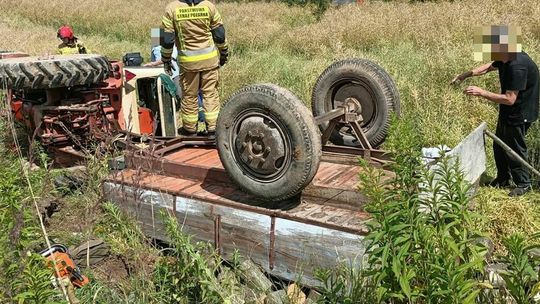 Wypadek ciągnika rolniczego w Słodkowie Pierwszym Wypadek ciągnika rolniczego w Słodkowie Pierwszym