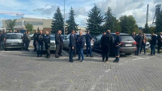 Górnicy z Bogdanki protestują przeciwko odwołaniu prezesa Górnicy z Bogdanki protestują przeciwko odwołaniu prezesa
