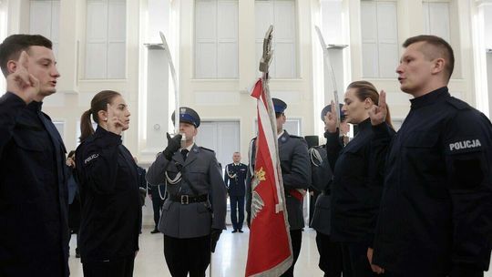 Przysięga nowych policjantów
