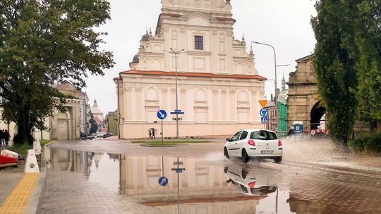 Zamość. Ulica Partyzantów pod wodą