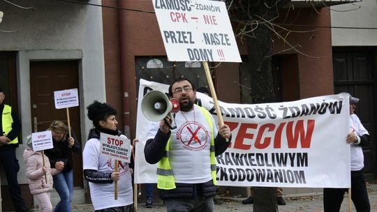 NIE dla CPK - blokada drogi krajowej nr 17 w Izbicy