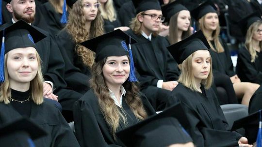 Dyplomy ukończenia studiów na Uniwersytecie Medycznym