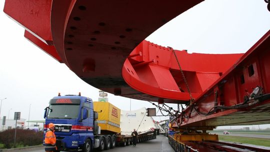 Konwój z tarczą TBM w Markuszowie