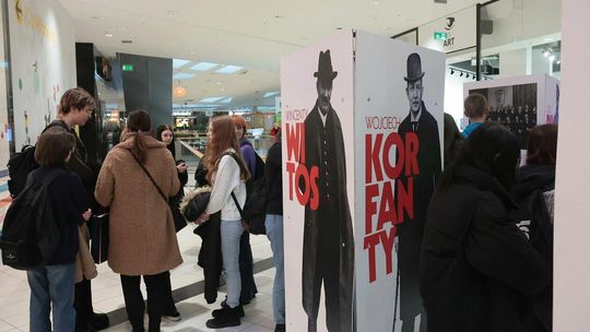 ''Ojcowie Niepodległości'' w galerii VIVO ''Ojcowie Niepodległości'' w galerii VIVO