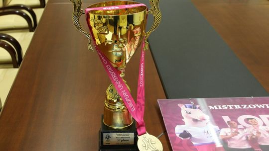 Nagrody za sport dla studentów Akademii Zamojskiej Nagrody za sport dla studentów Akademii Zamojskiej