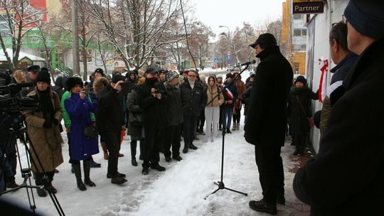 Odsłonięcie napisu w Puławach