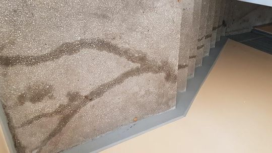 Zalewany blok przy ul. Watykańskiej