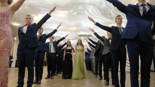 Studniówka maturzystów III LO im. Unii Lubelskiej w hotelu Focus Premium