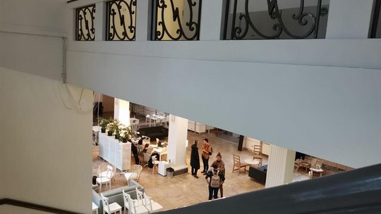 Przedwojenny budynek zachował detale architektoniczne