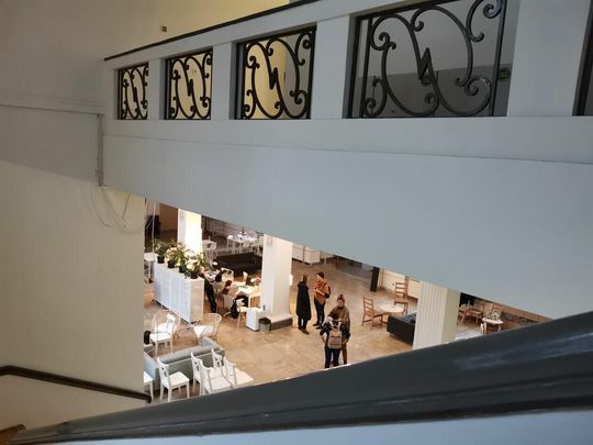 Przedwojenny budynek zachował detale architektoniczne