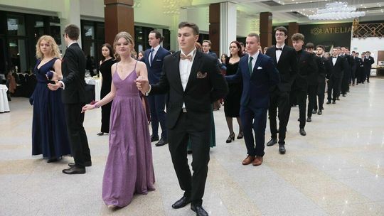 Studniówka Zespołu Szkół Elektronicznych i X Liceum Ogólnokształcącego Studniówka Zespołu Szkół Elektronicznych i X Liceum Ogólnokształcącego