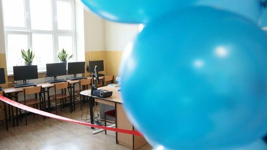 Otwarcie sal komputerowych w V LO