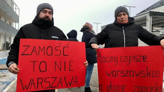 Drogie Mieszkania Plus w Zamościu - pikieta mieszkańców Drogie Mieszkania Plus w Zamościu - pikieta mieszkańców