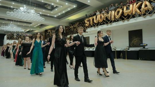 Studniówka maturzystów ZSE im A. i J. Vetterów w Lublinie